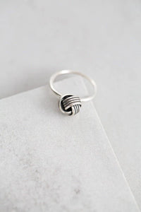 Twisted Knot Ring