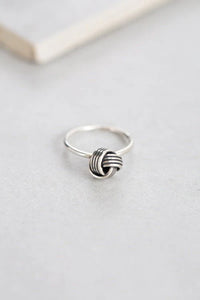 Twisted Knot Ring