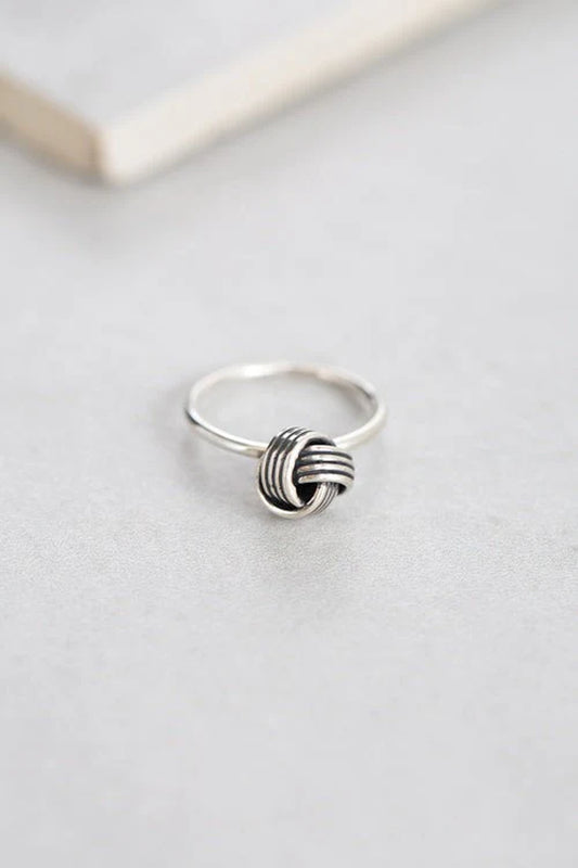 Twisted Knot Ring