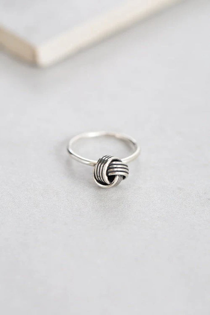 Twisted Knot Ring